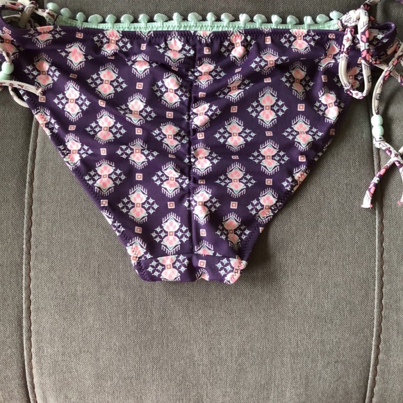 ❤️ VICTORIAS SECRET EUC TRIANGLE BIKINI - Picture 3 of 8